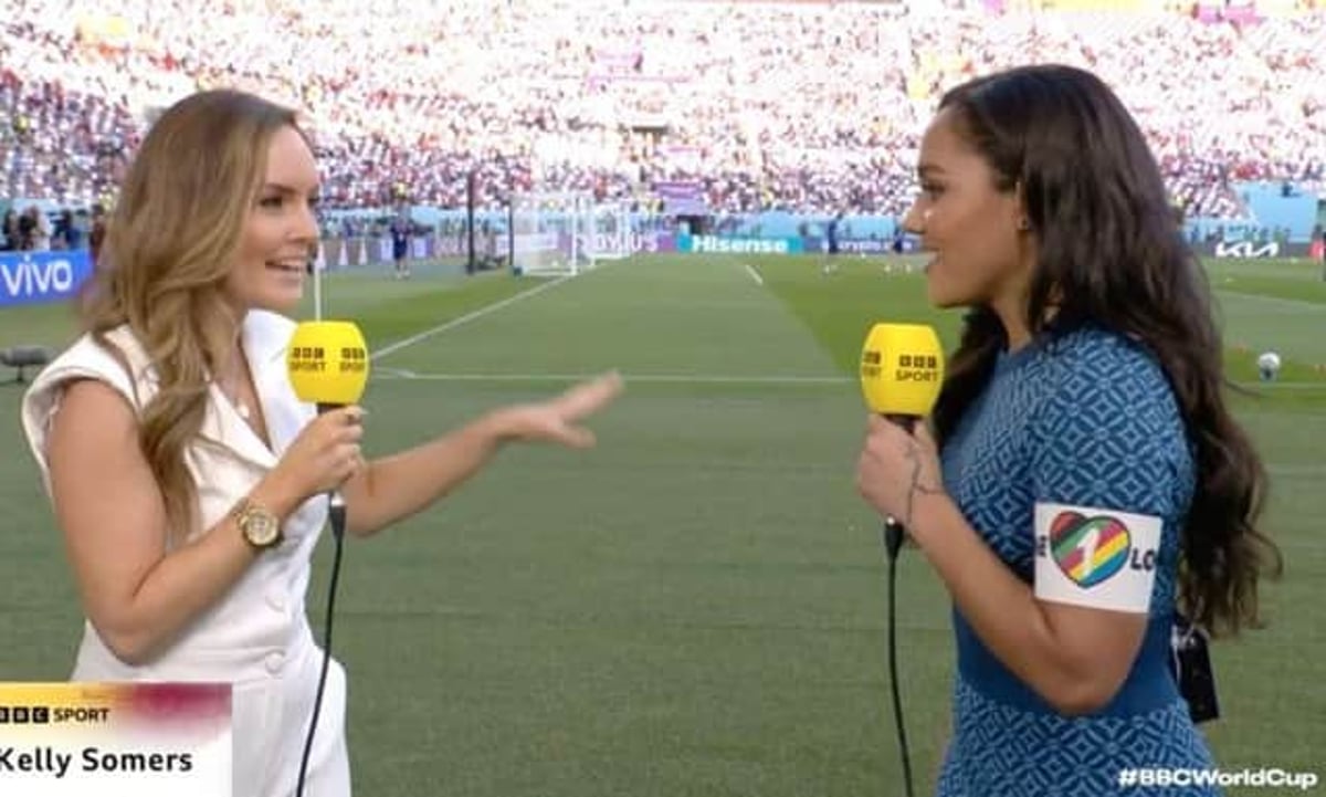 Alex Scott wears OneLove armband live on BBC during buildup to England game