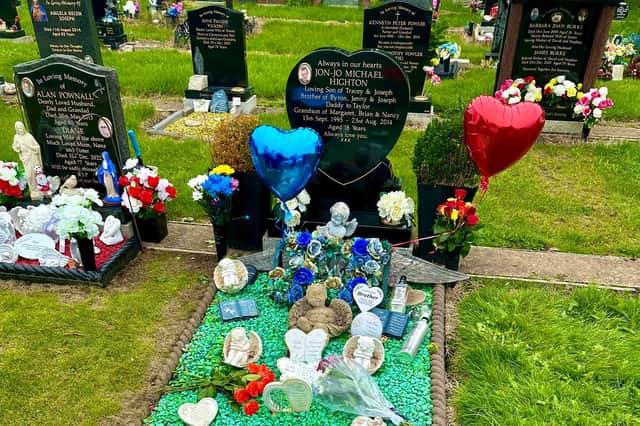Jon-Jo Highton's grave