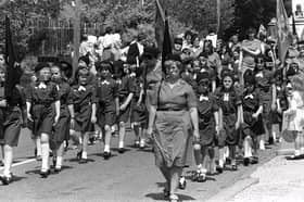 Brownies walk in the 1986 Penwortham Gala parade