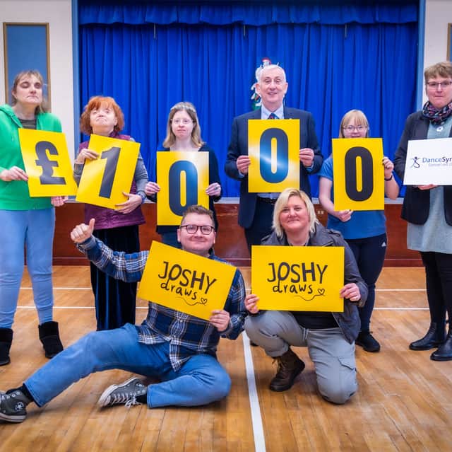 Joshy Draws has raised £1,000 for DanceSyndrome, pictured with Sir Lindsay Hoyle.