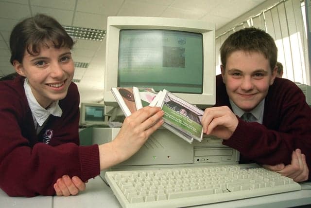 37 throwback retro pictures of Preston high schools, teachers & students in the 90s