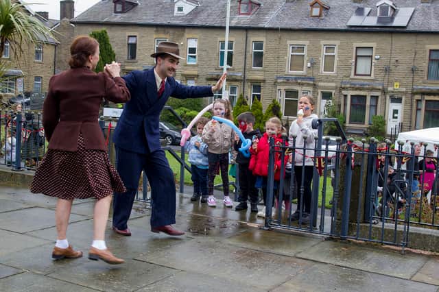 1940s themed dancers, Tom Powell and Wendy Cage. (Credit: Catherine Smyth)