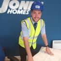 Chris Doolan, Site Manager at Jones Homes’ Moorfield Park development in Poulton-le-Fylde, has won a second successive Pride in the Job Quality Award.
