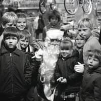 I know those faces! 37 nostalgic retro pics of 1976 Preston life, including schools, North End & Ken Dodd