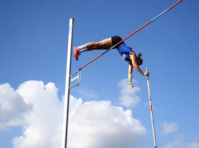 Holly setting the national record during the Womens Pole Vault Final in Manchester in 2021.