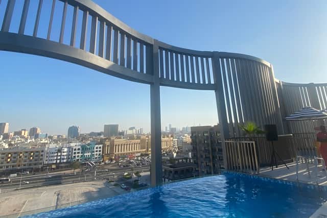 Mercure Dubai Deira hotel infinity pool. (Photo: Isabella Boneham)