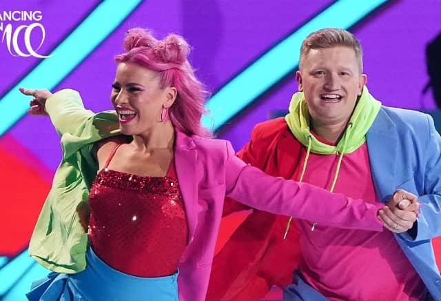 Lancashire actor Sam Aston and his skating partner Molly Lanaghan perform for the first time on Dancing on Ice. Credit: ITV
