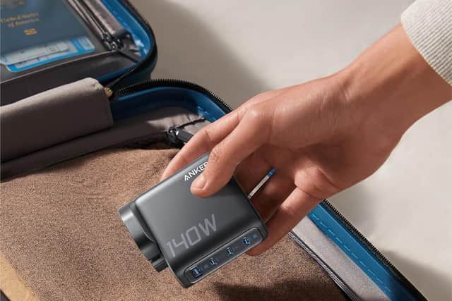 It's ideal for travelling, thanks to its detachable plug