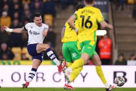 Milutin Osmajic of Preston North End shoots and scores