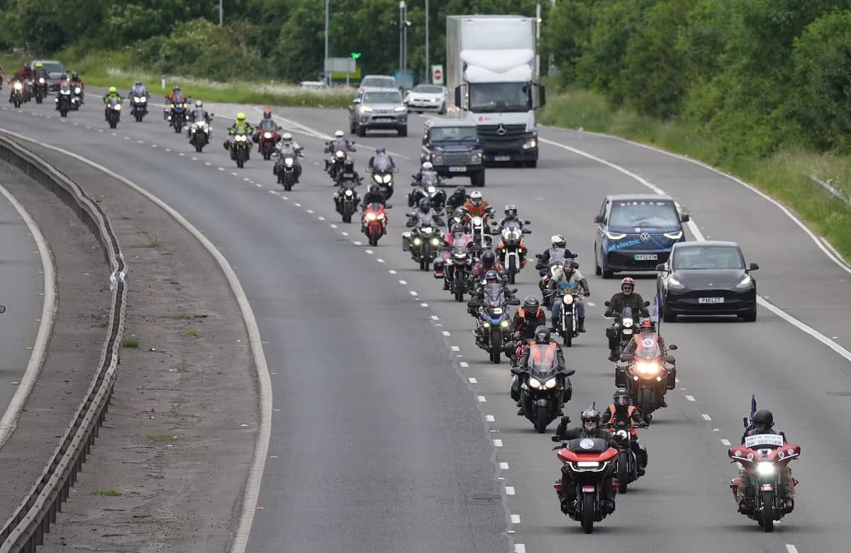 M6 travel warning as thousands of bikers ride through Lancashire for 'Dave ...