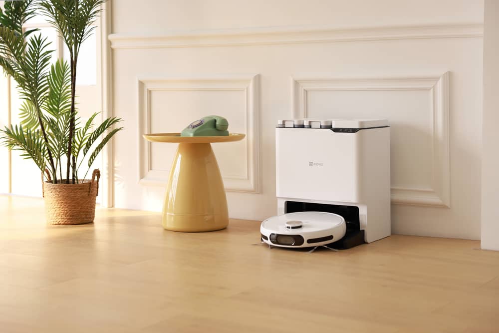 The Ezviz RS20 Max is an impressive high-end robot vacuum with some very clever features