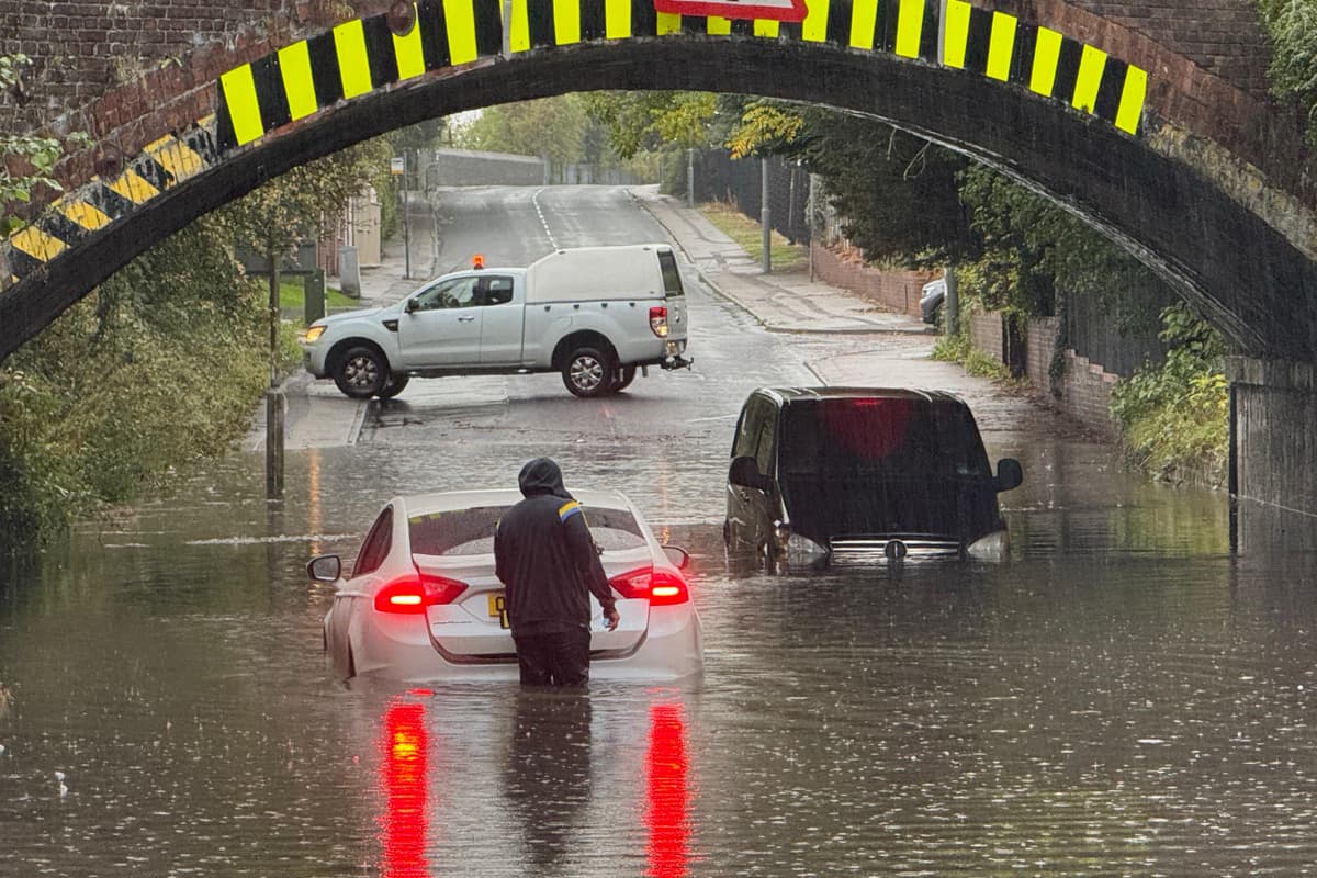 Severe flooding hits Croston Road in Lostock Hall as drivers forced to ...
