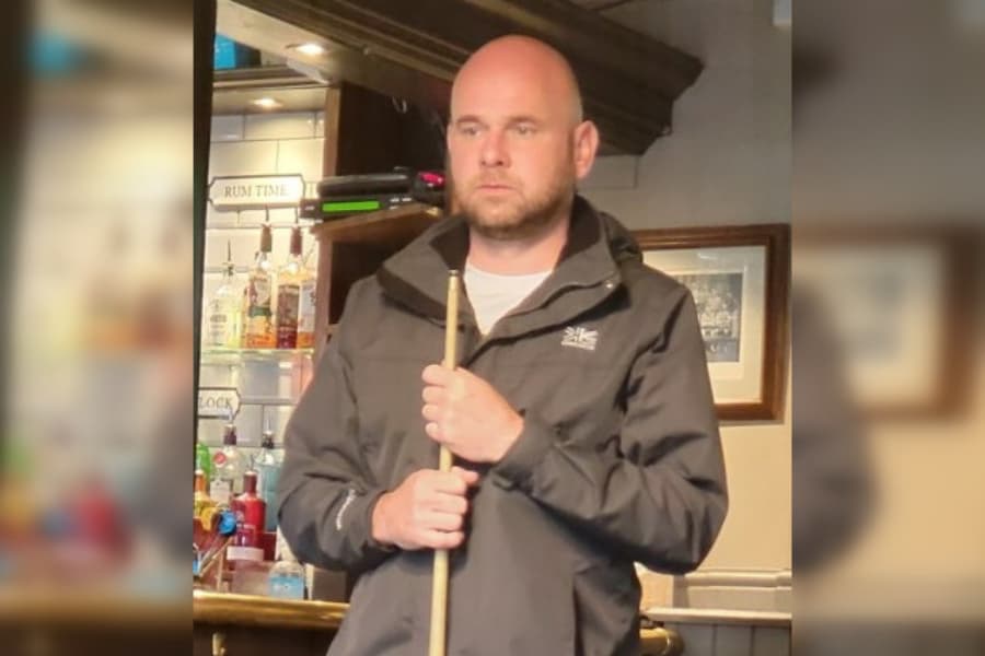 Polizei sucht nach einem Sexualstraftäter aus Chorley, der sich vermutlich ...