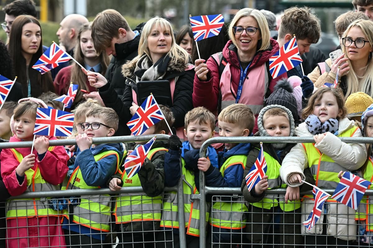 Scenes as King Charles greets crowds in Clitheroe during Lancashire royal ...