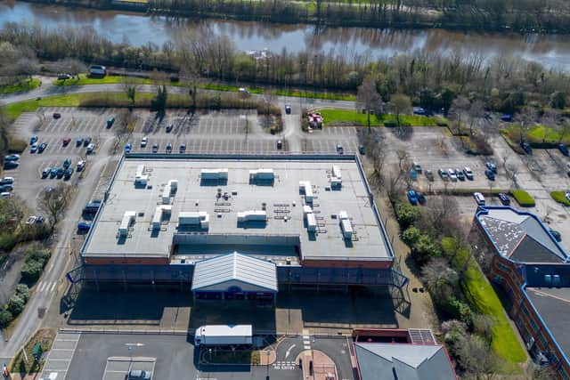 Emergency services were called to the roof of the ODEON cinema at the docks in Port Way, Preston, this afternoon (Sunday, October 18).