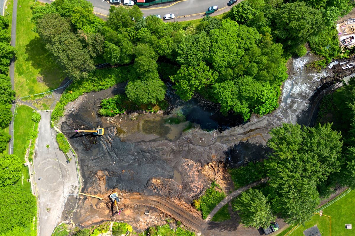 What's happening today as 26m new bridge lifted into place across ...