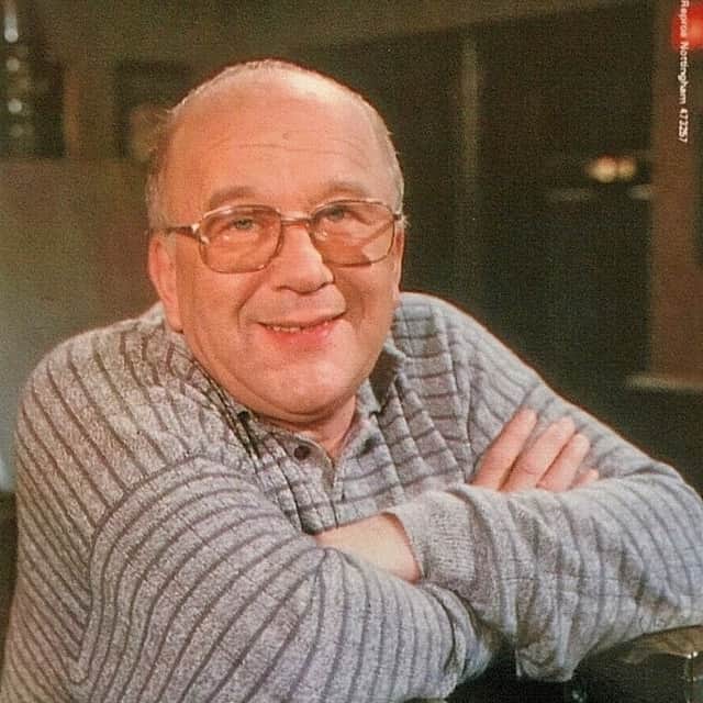 Preston-born actor Roy Barraclough as Rovers Return landlord Alec Gilroy