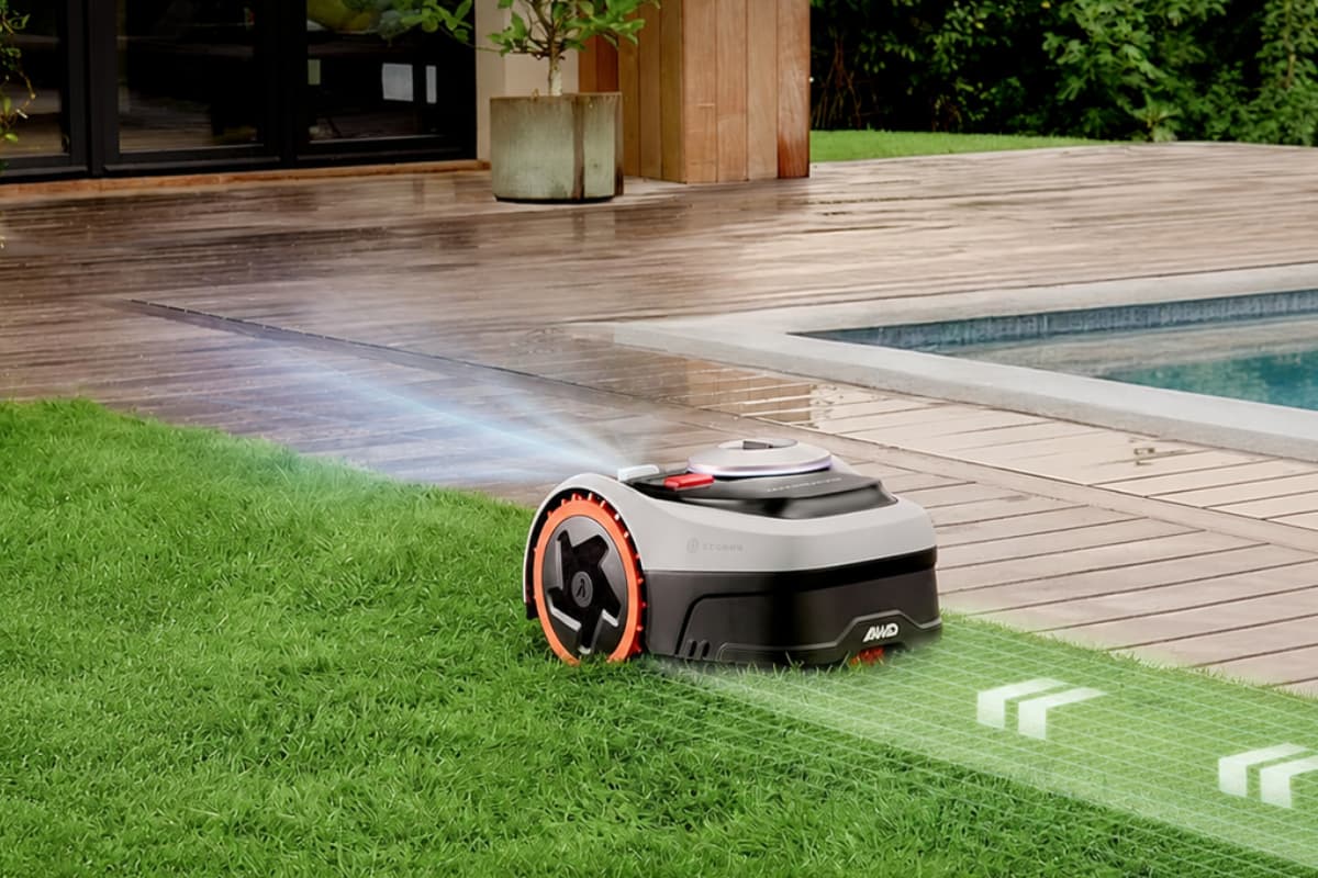 Dieser kabellose Mähroboter macht Rasenmähen kinderleicht.