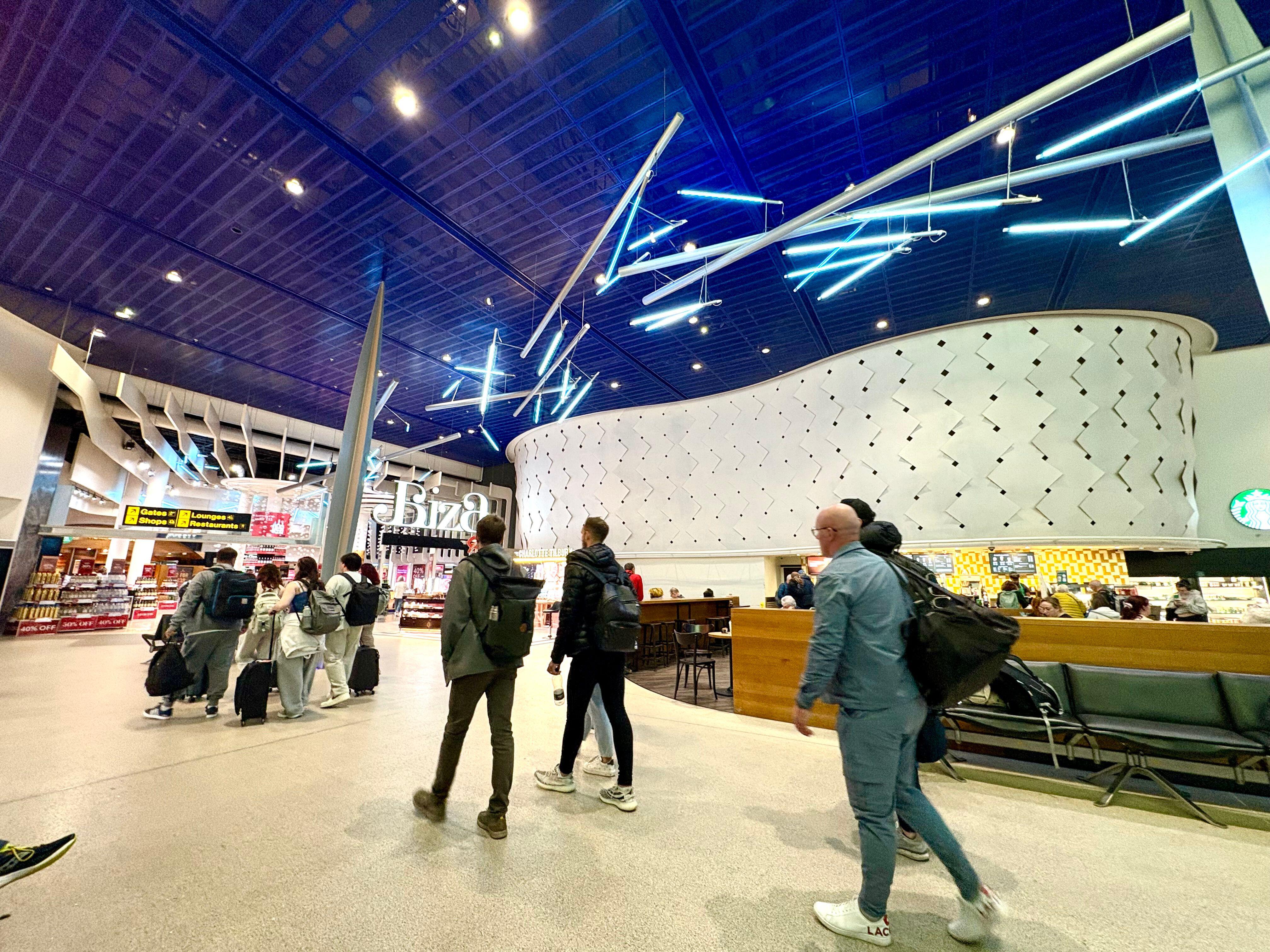 Manchester Airport air traffic control problems cause cancellations and ...