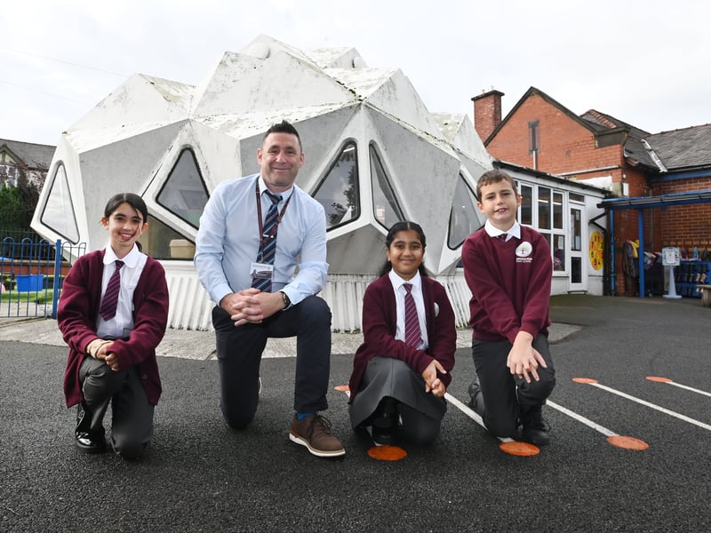 Headteacher Simon Pritchard with pupils at Kennington Primary School, Fulwood, prepare to welcome members of the public to see their plastic classroom, The Bubble, as part of Heritage Open Days.
