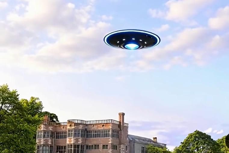 Polizei gibt Hinweise nach UFO-Sichtung im Astley Park in Chorley heraus