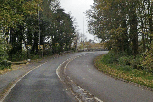 The approach to the sharp right-hand bend on Bank Bridge for Merseyside-bound traffic