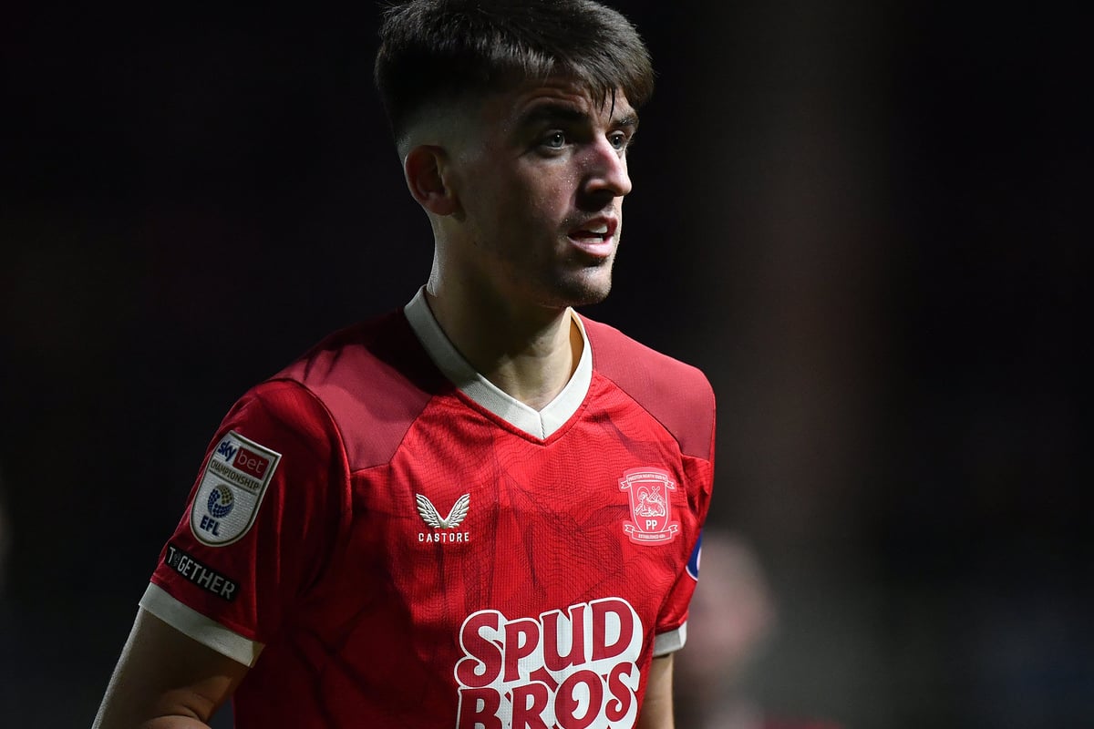Graham Alexander tells Andy Moran what he has to do for game time amid Preston fan clamour