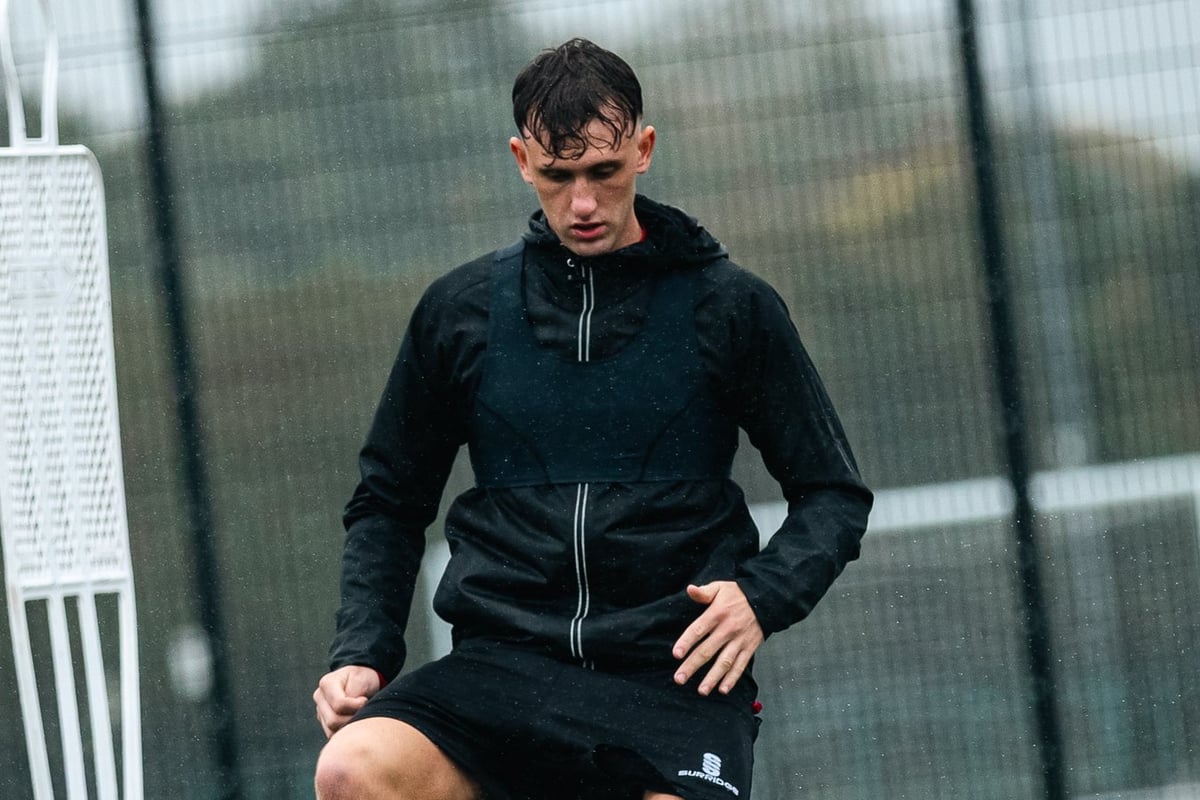 Everton defender joins Morecambe on loan