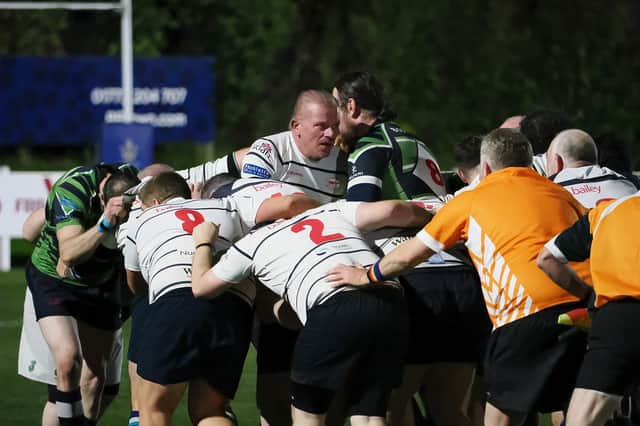 Lock Bruce (centre in white)