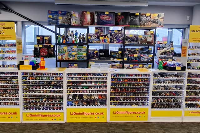 Jo and Rob Porter's minifigure stand