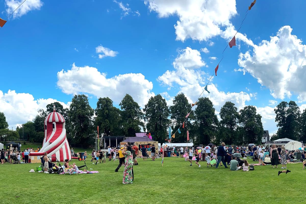 Thousands gather to celebrate 'Joy of the Lord' at County castle