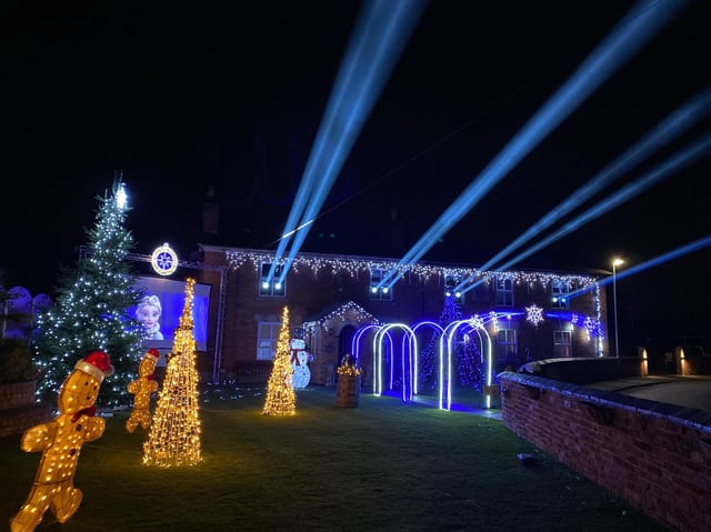 Watch A Festive Music And Light Show Featuring Frozen And The