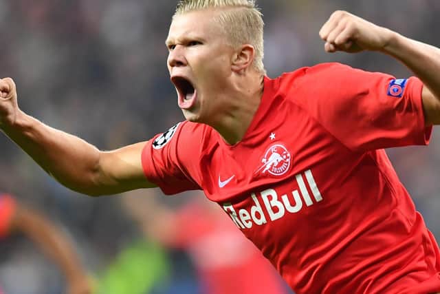 Should Leeds United secure promotion, RB Salzburg striker Erling Haaland couldsensationally join the Whites instead of Manchester United, as his advisers believe he needs to join a "stepping stone" club.