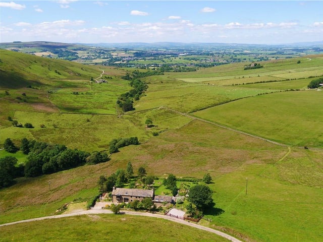 Aerial (credit: Dacre Son & Hartley)