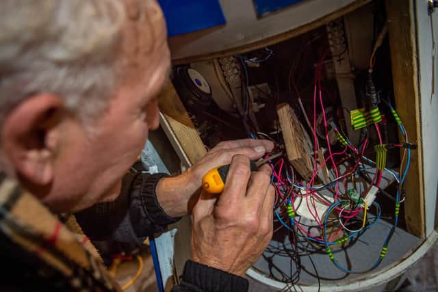 The model contains a whopping 500ft of wiring