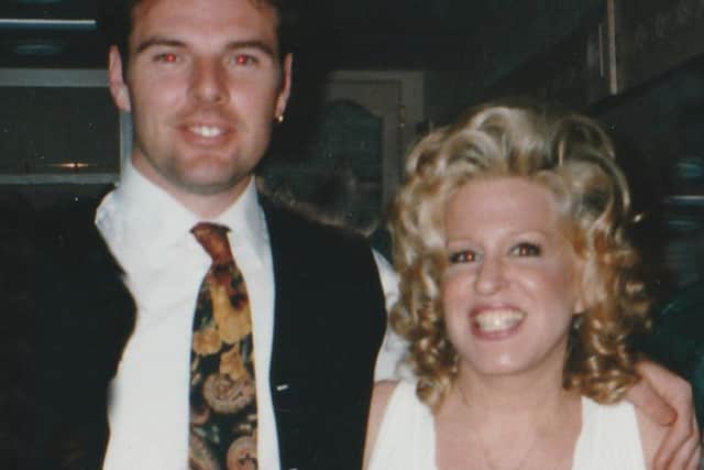 Tony Cox with Bette Midler on the set of Get Shorty