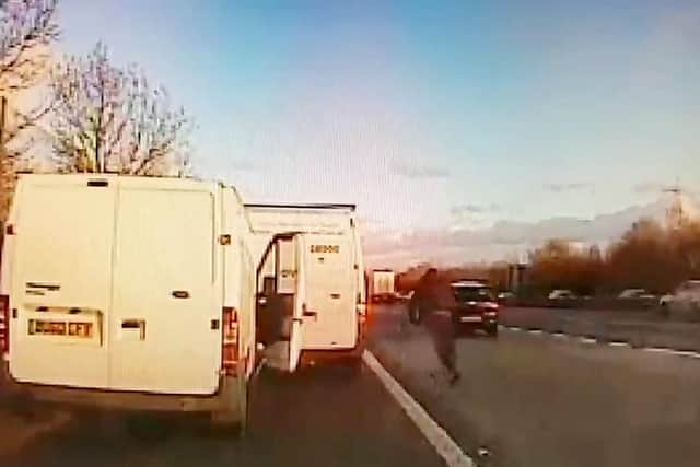 M61 dashcam footage shows the moment a thief escaped from cops - by ...