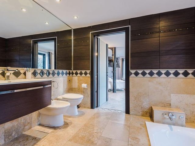 Credit:Arnold and Phillips Estate Agents