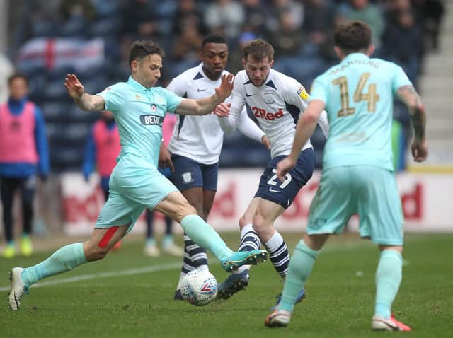 Preston North End winger Tom Barkhuizen in action against Queens Park Rangers