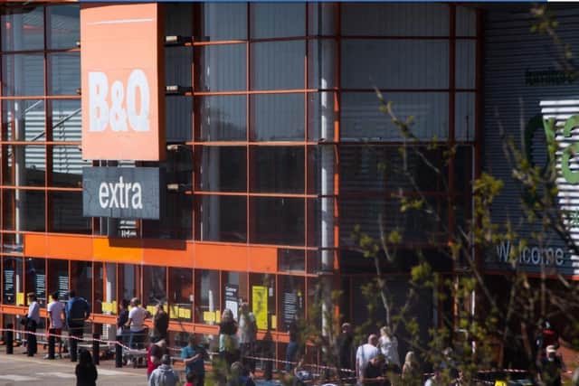 B&Q has reopened 155 UK of its UKstores after temporarily closing all ofits branches.