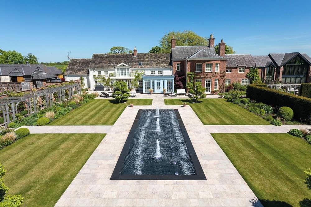 5 bed property for sale