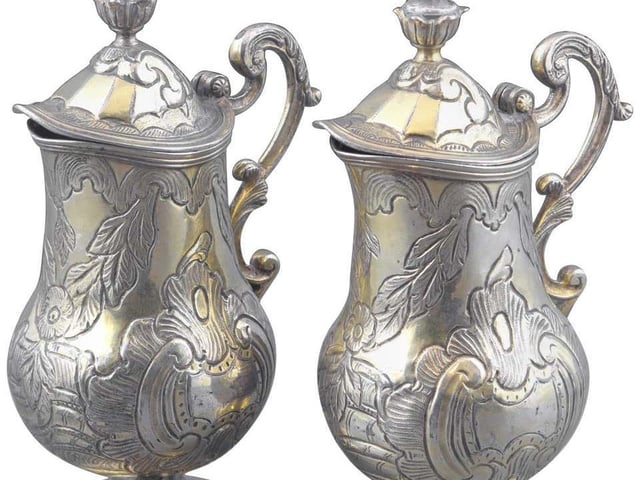 Antique condiment holders can be valued items for collectors