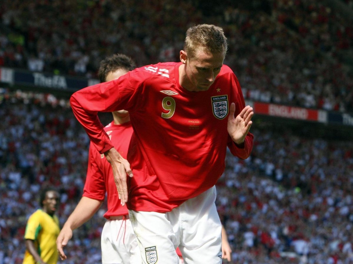 Hykler Peru Lim On This Day: Peter Crouch does the Robot celebration | Lancashire Evening  Post