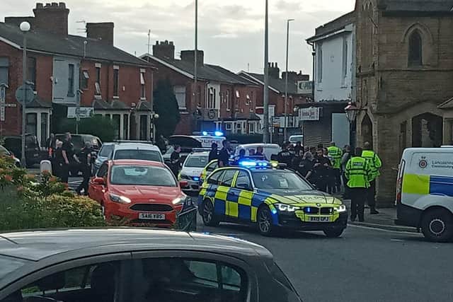 Images from the scene show a number of officers talking to witnesses outside of the pub. (Photo by @charityrunner84)