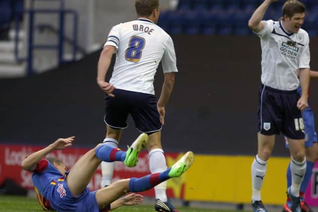 Nicky Wroe scores for Preston against Crystal Palace