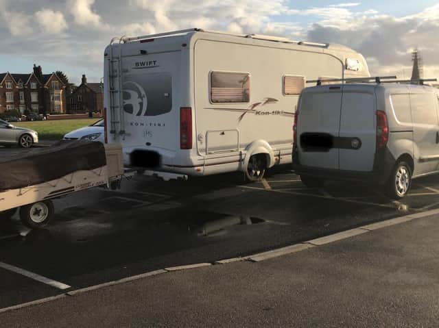 An image of the inconsiderately parked vehicles was shared on Twitter.