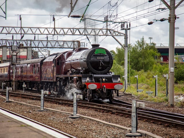 Princess Elizabeth is heading to Preston but officials have issued a warning over crowds.
Phoro: Cameron Pitts