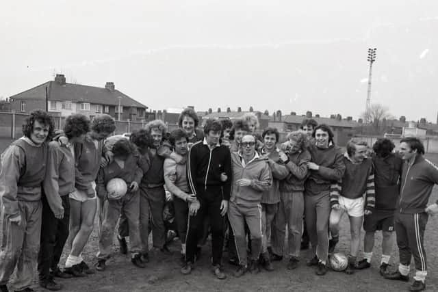 Nobby Stiles with assistant manager Alan Kelly and the PNE squad