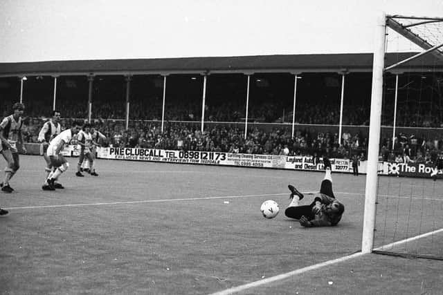 North End striker Tony Ellis sees a shot saved by Mansfield goalkeeper Brian Cox