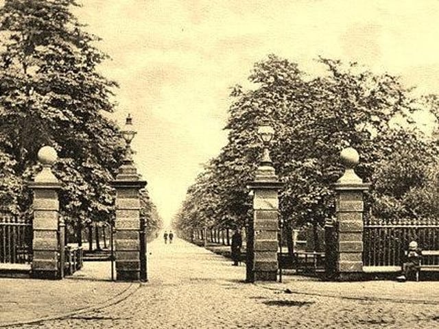 The couple walked up Moor Park Avenue